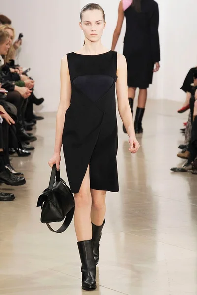 Look 8